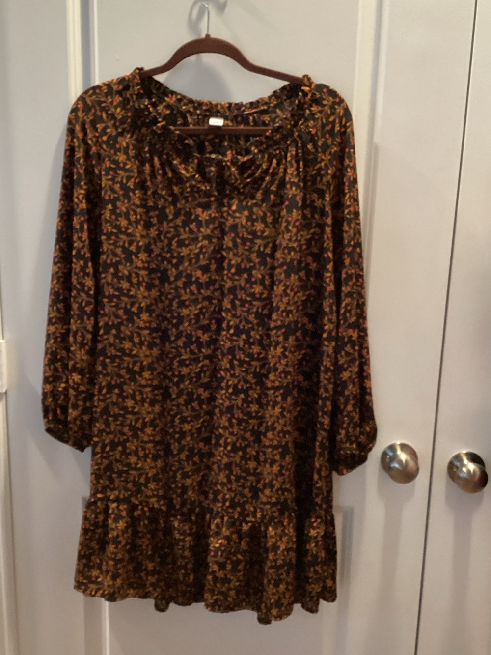 Old Navy Black gold Fall Floral Long-Sleeve Ruffle-Hem Dress sz L in EUC